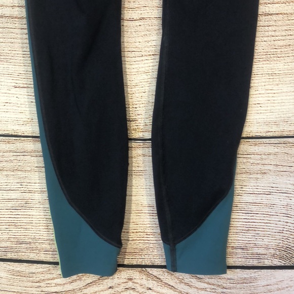 Athleta Crunch Colorblock 7/8 Tights - Picture 7 of 9